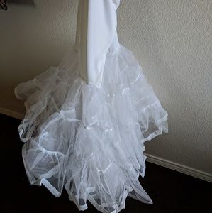 🌟Medium sized white petticoat for wedding dress